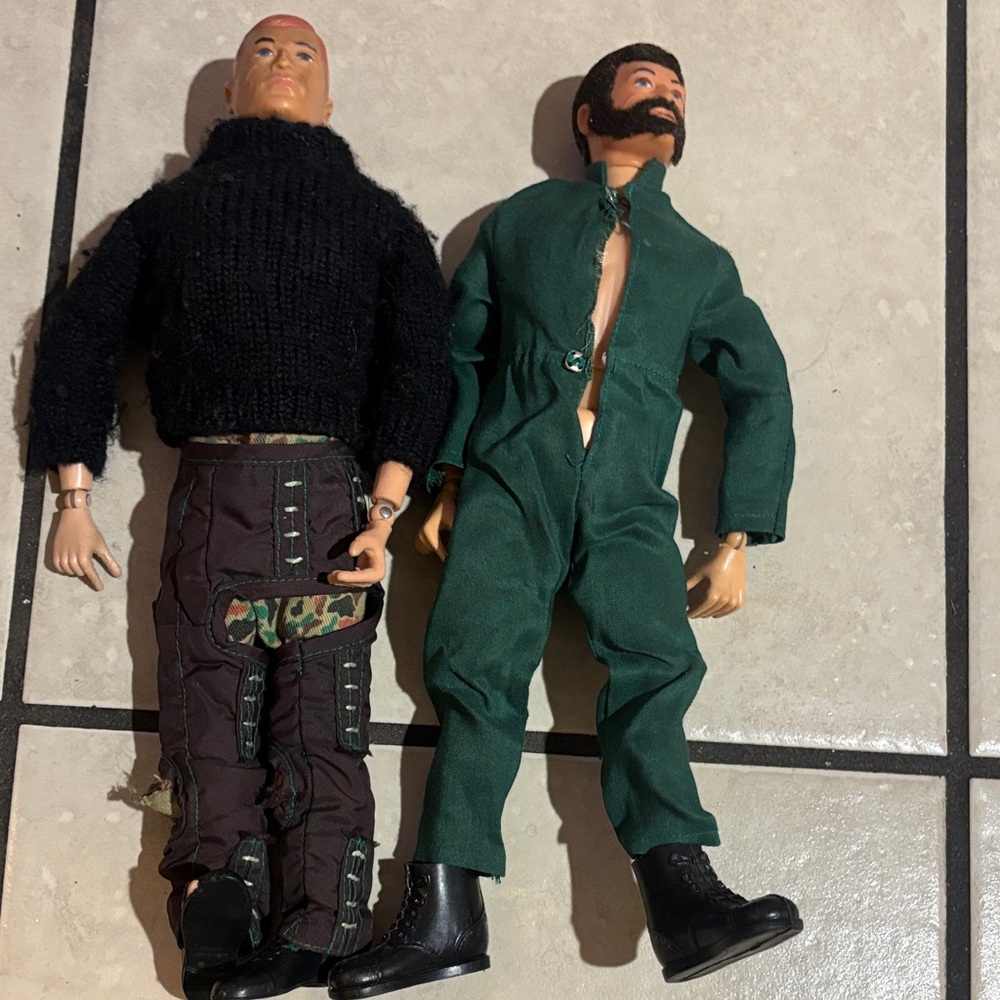 Vintage Action Figures with Black and Green Outfits VTG GI JOE 1964